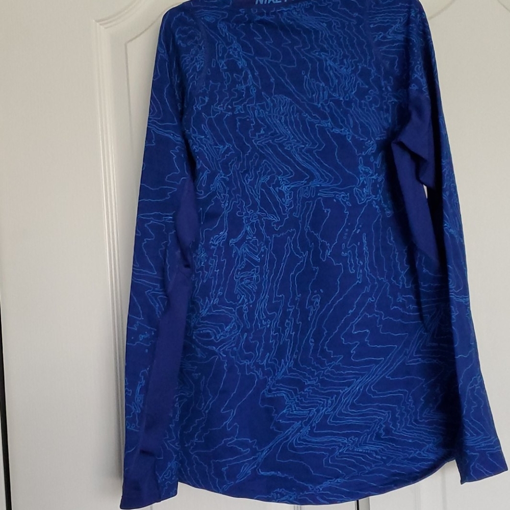 2 blue Nike dri-fit, youth large shirts - Picture 4 of 9